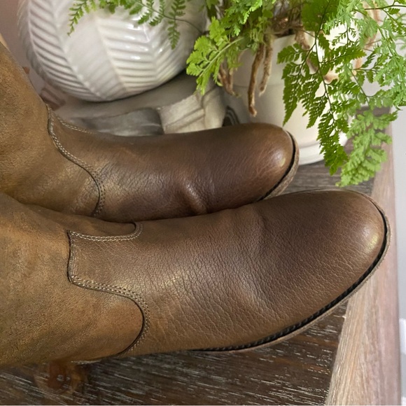 Frye Melissa Back Zip Button Leather Tall Riding Boot Round Toe Women 8B Brown - Picture 5 of 10